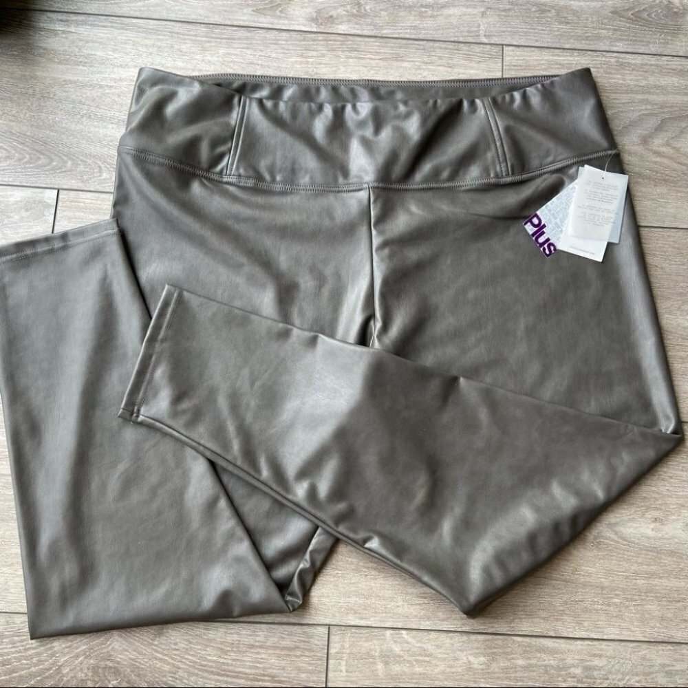 NWT 7 For  All Mankind Faux Leather Legging